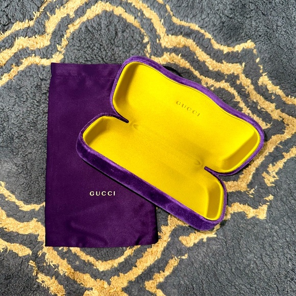 Medium Gucci Velvet Sunglass Case - Picture 1 of 3